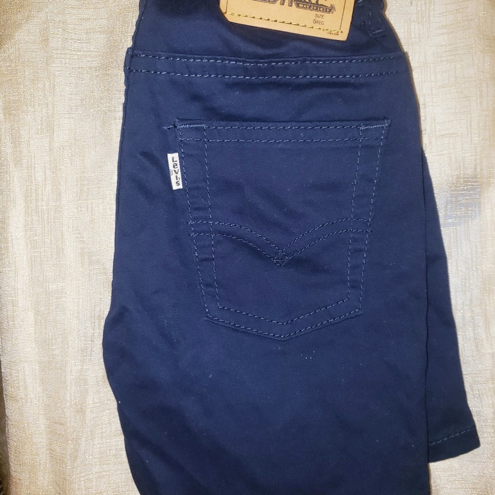 Kid Levis - Picture 3 of 4
